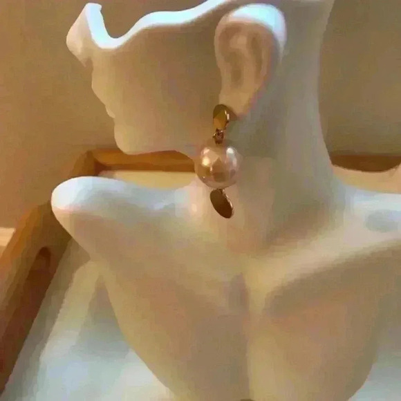 J Crew New Pearl Dangle Earrings - Picture 5 of 5